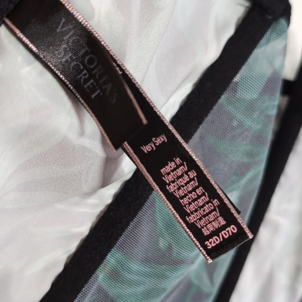 VS Lightly-Lined Logo Strap Balconette Leafy Bra Top 32D - Picture 6 of 8